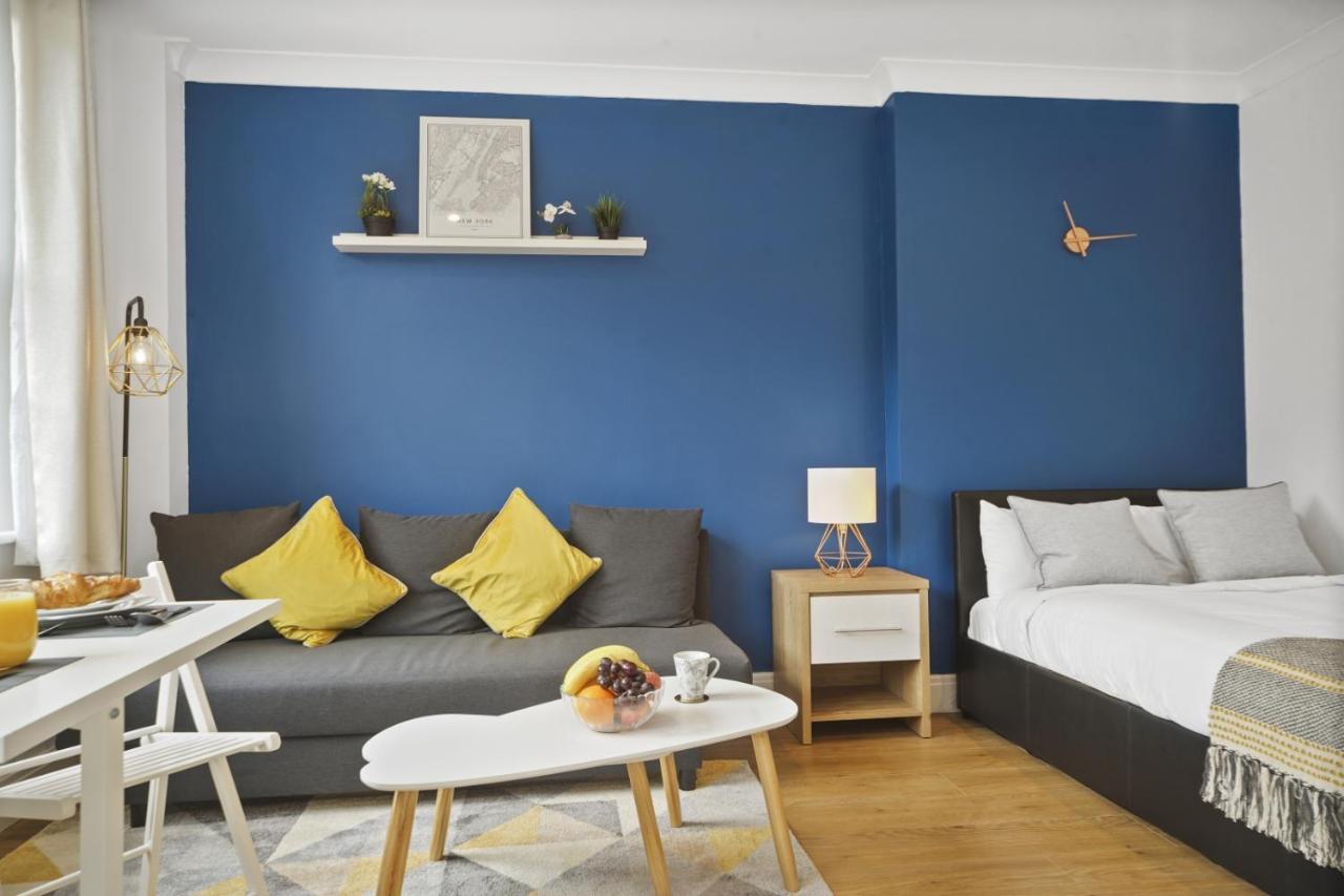 Studio Apartment By Homely Stays 런던 외부 사진